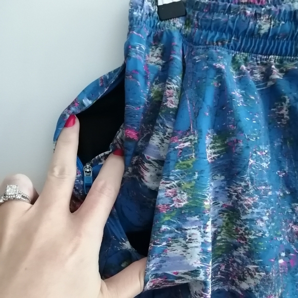 Lululemon Men's Pace Breaker Shorts 7" Blue Floral Size XL - Picture 7 of 16